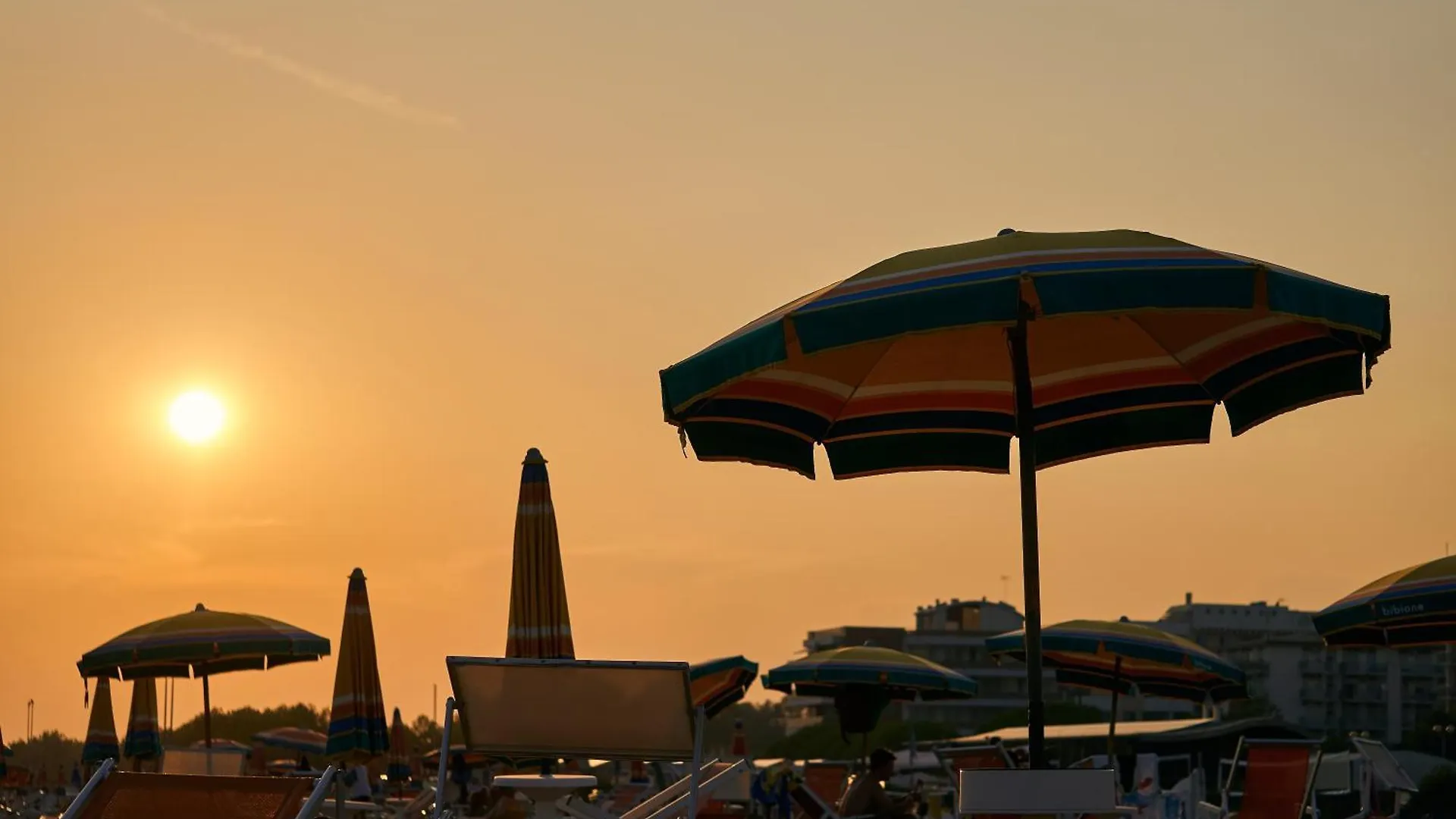 Enjoy Poolside Comfort - Beahost Rentals Bibione Apartment