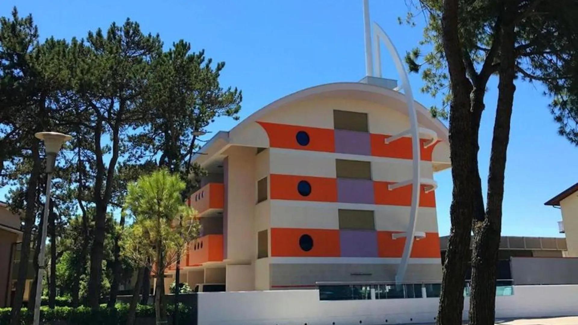 Enjoy Poolside Comfort - Beahost Rentals Bibione Italy