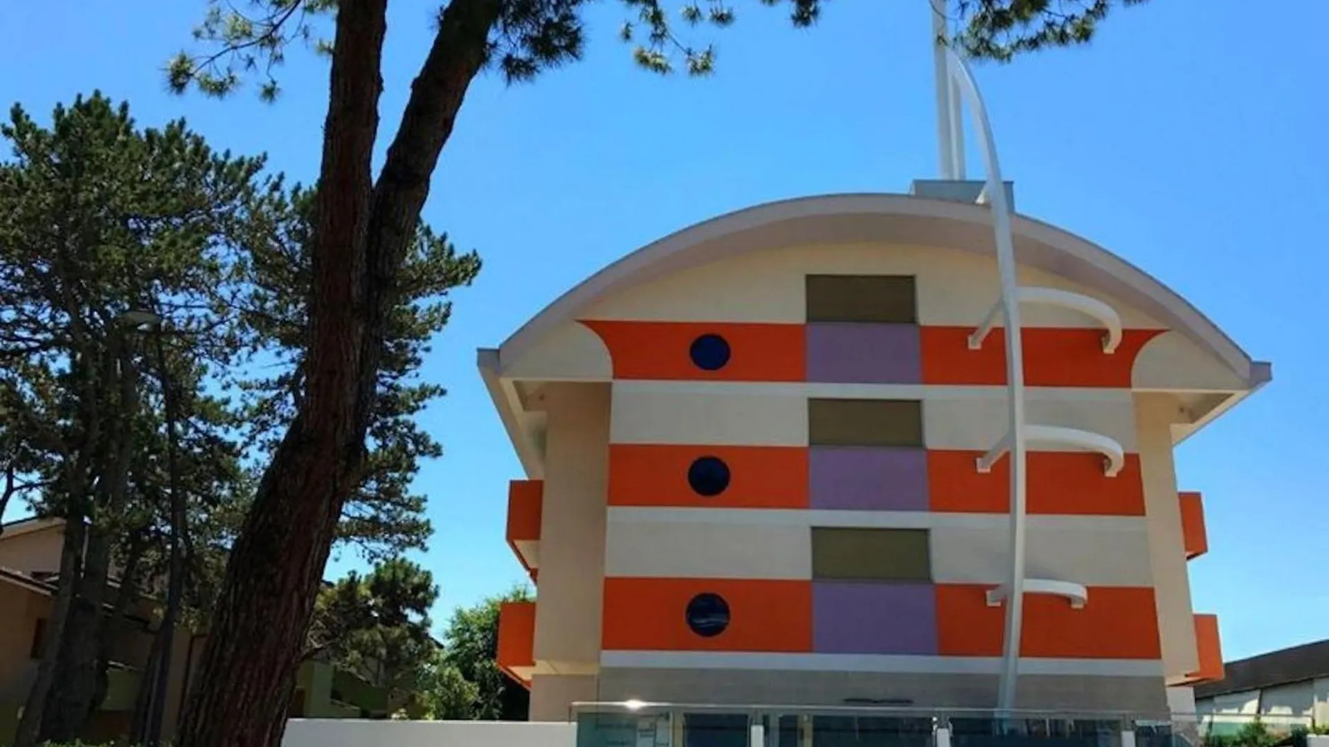 Enjoy Poolside Comfort - Beahost Rentals Bibione 0*,  Italy